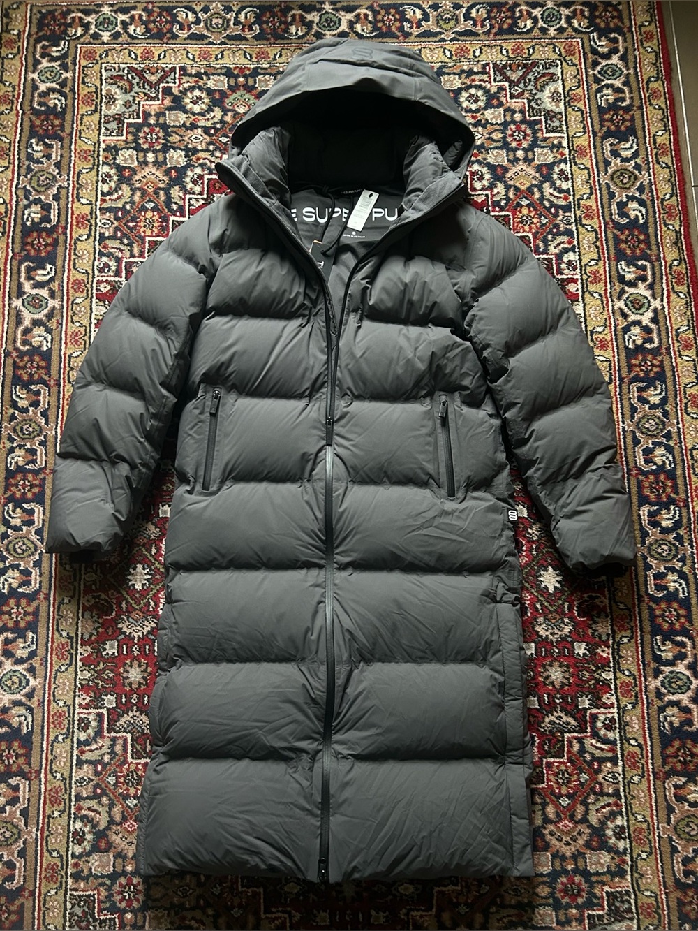 Aritzia The Super Puff₂O™ Long - Rainstop™ Elegant Charcoal